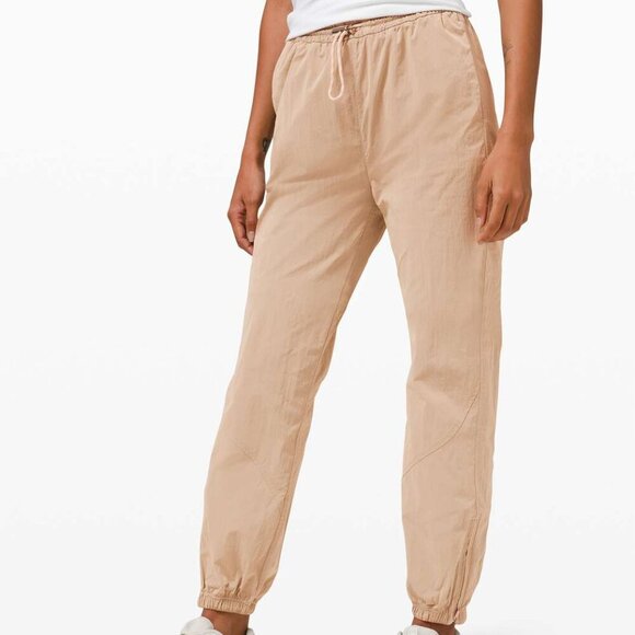 Lululemon Evergreen Track Pant Cafe Au Lait (SIZE 6) - Picture 2 of 14